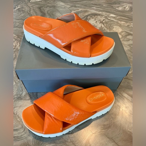 Vionic Vesta Women's Slide Comfort Sandals Orange Marigold Patent Leather Size 8 - Picture 2 of 12